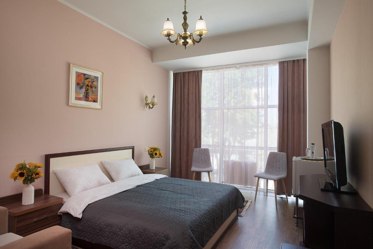 Art Hotel Chisinau Exterior photo